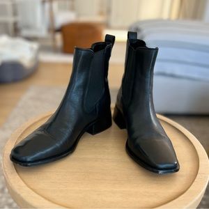 Thelma Chelsea Boot in Black, Size 7.5